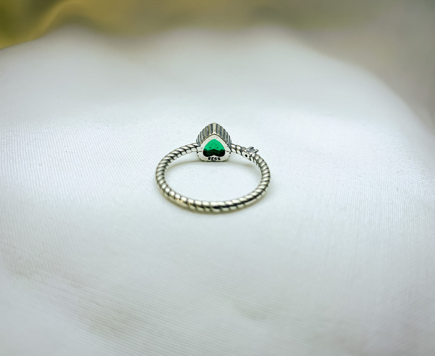 Love ring, with imperial green