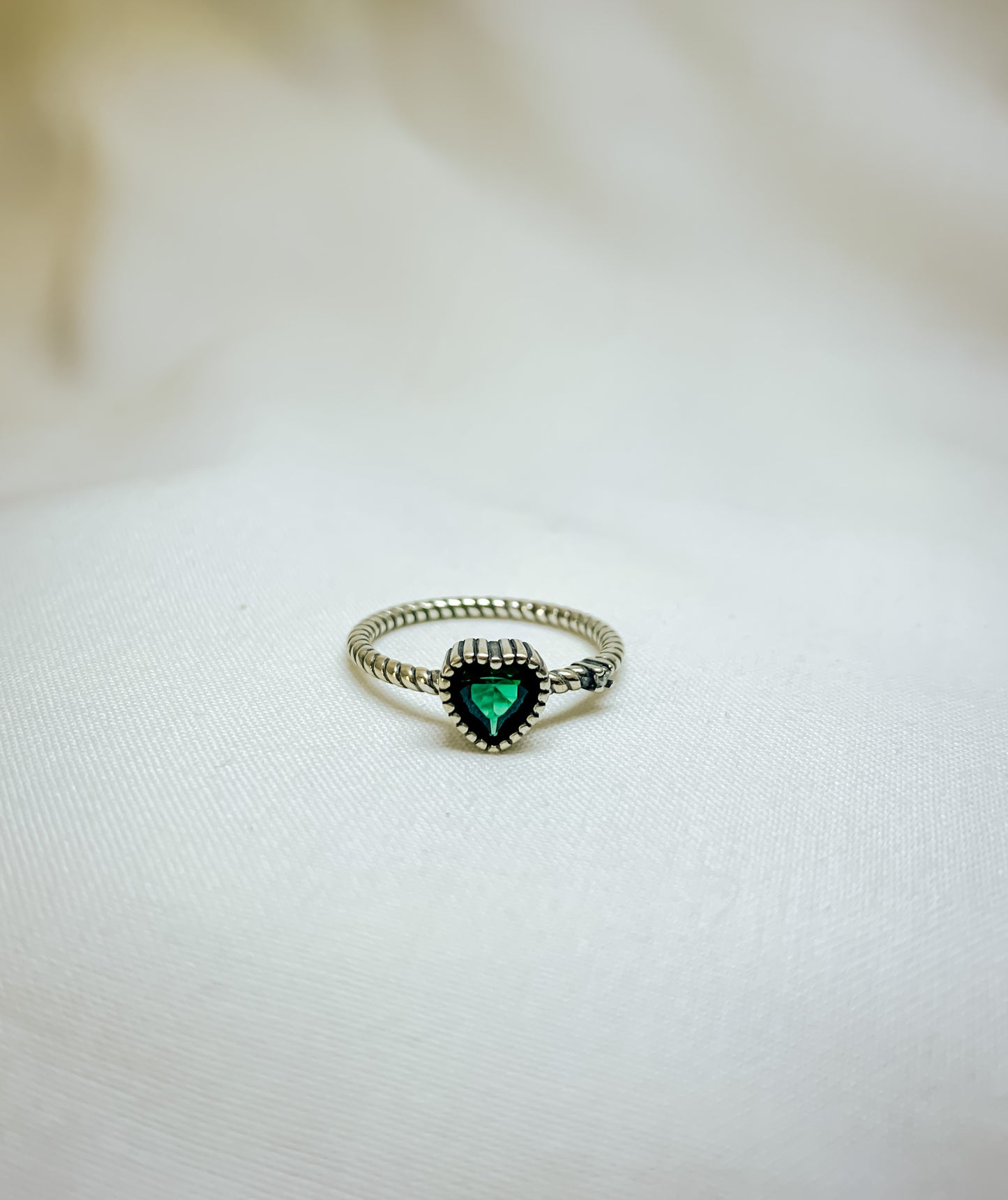 Love ring, with imperial green