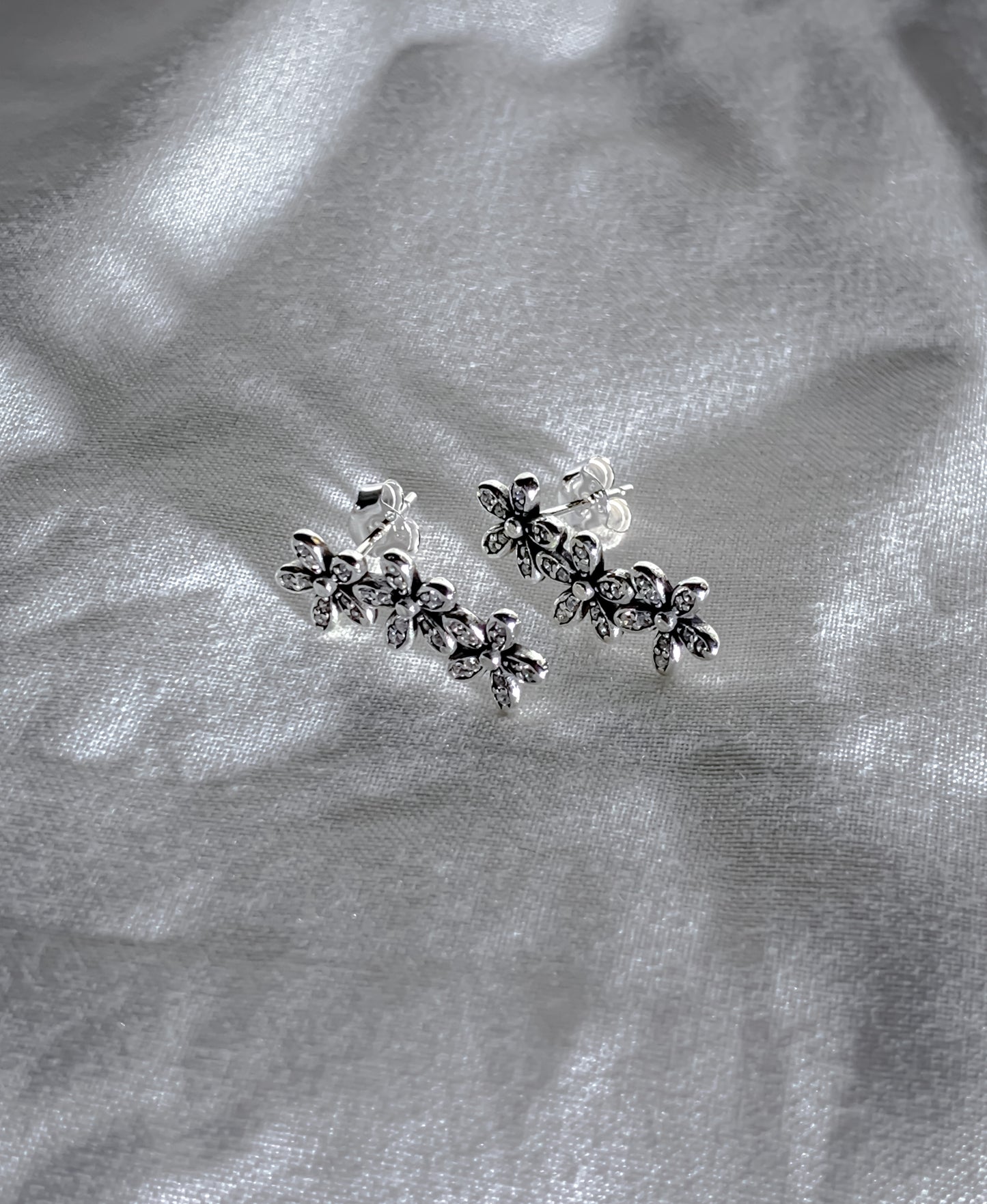 Lily stargazer silver earrings