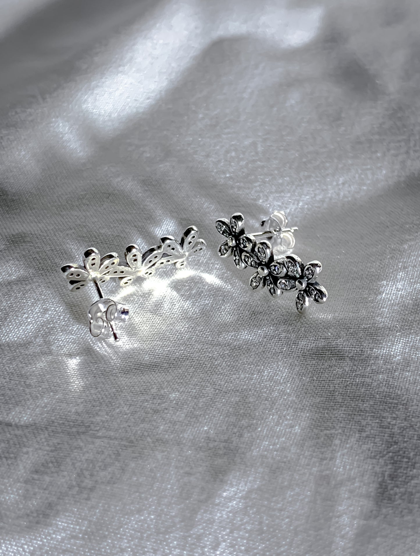 Lily stargazer silver earrings